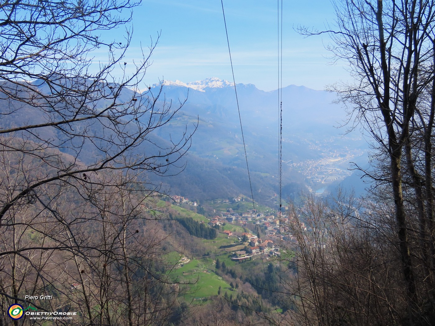 36 Finestra sulla Val Brembana-conca di Zogno.JPG